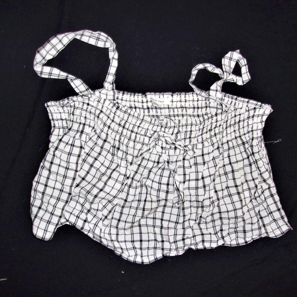 AEO size medium womens shirt crop top  white black sleep
